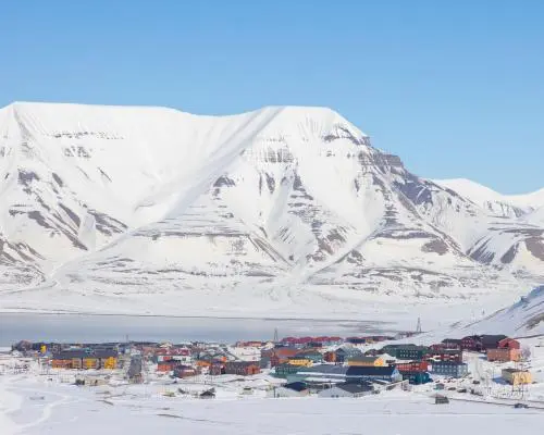 Longyearbyen, epicentrul încălzirii arctice: Un sat norvegian în pericol