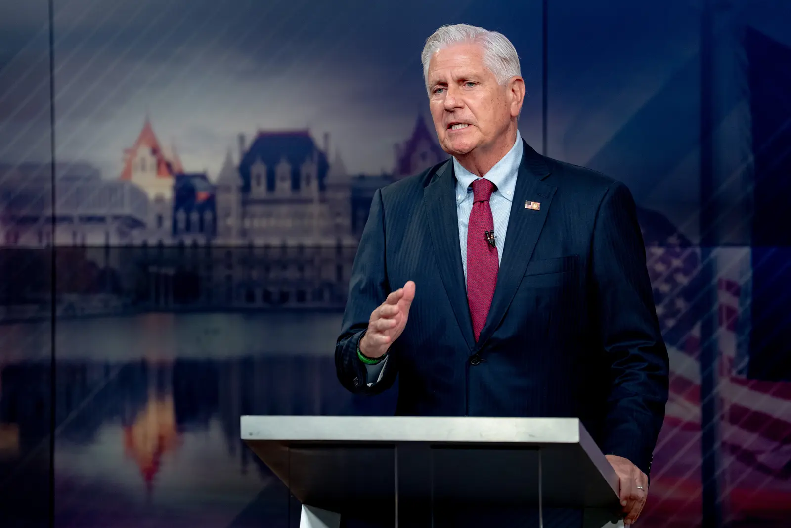 Blakeman promite să reducă facturile de utilități cu jumătate, fără să explice cum