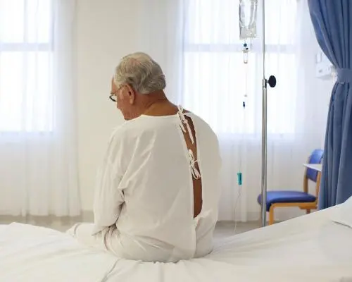 Guvernul renunță la tăierea subvențiilor pentru asigurările de sănătate ale seniorilor