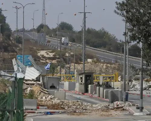 Hebron, sub asediu: Mii de familii strămutate în prag de alegeri