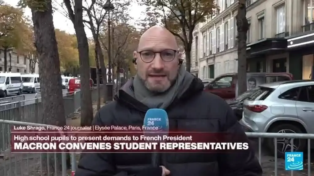 Macron se întâlnește cu liderii sindicale studențești în plină criză