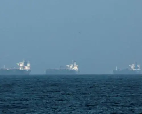 Marinari în pericol: atacurile din Golful Persiană afectează traficul maritim