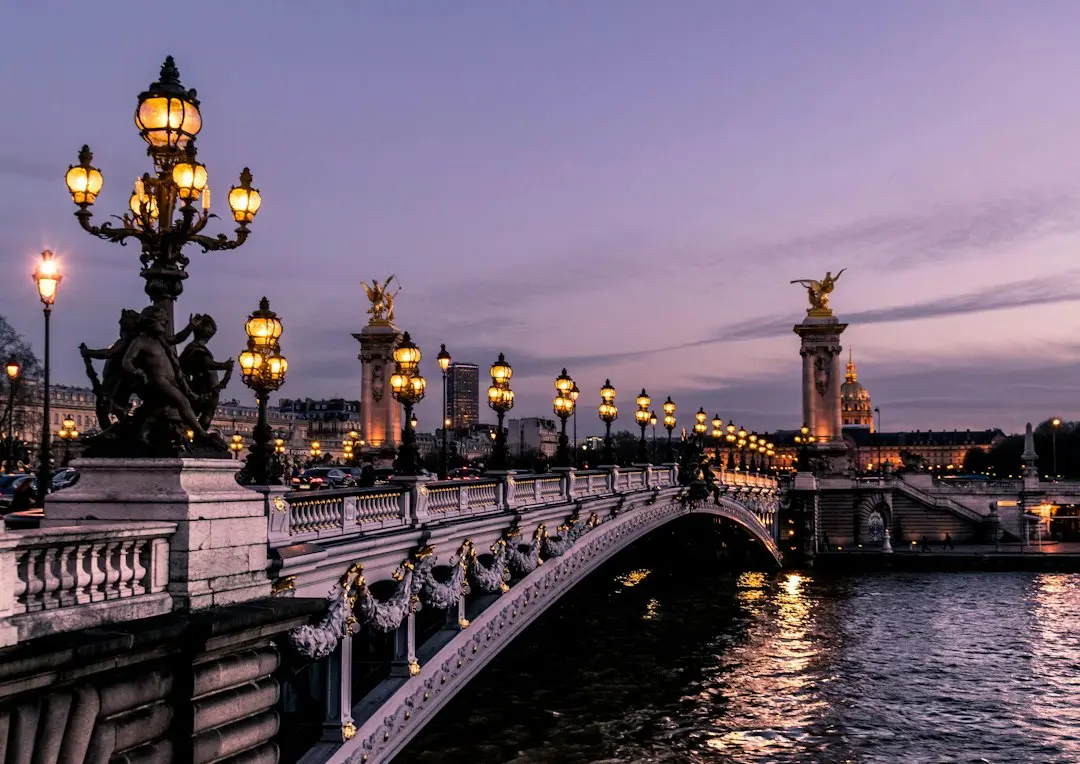 Comercianții din Paris se înarmează de teamă pentru protestele din weekend