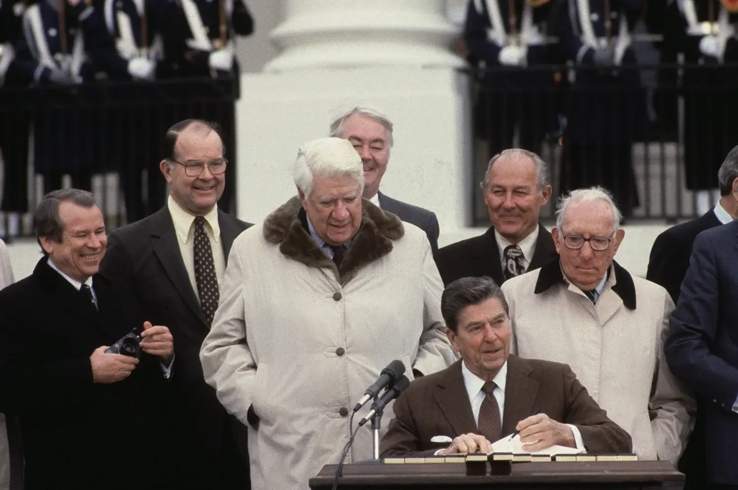 Cum a salvat Congresul American sistemul de pensii în 1983?