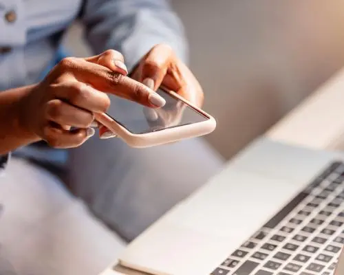 Amprenta ta digitală: cum să-ți cureți datele și să protejezi planeta