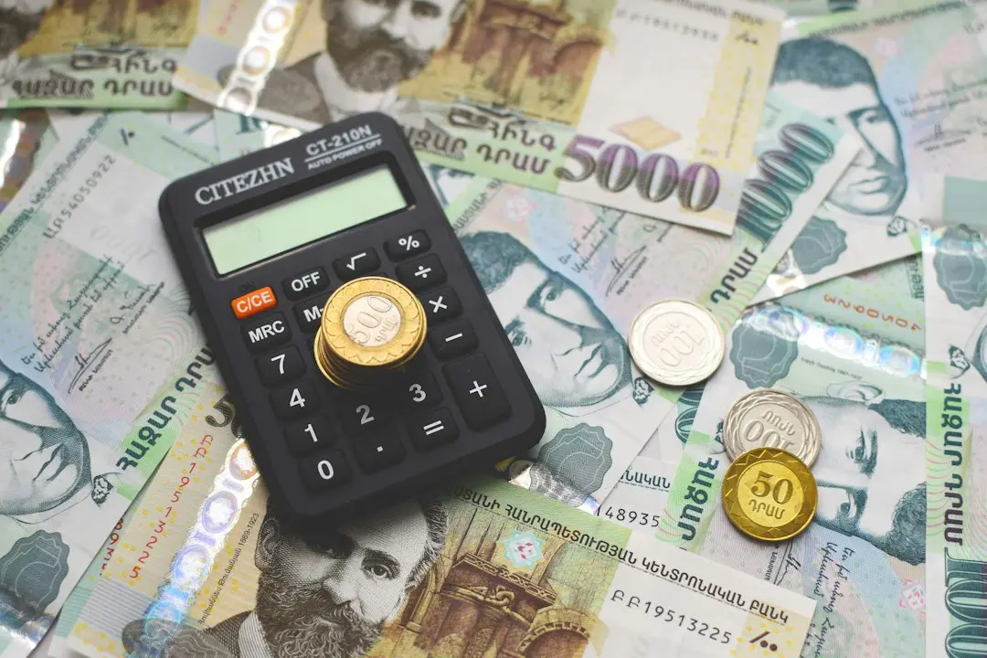 Guvernul schimbă regulile pentru ucenici: taxe mai mari pentru pregătirea angajaților trecuți de 25 de ani
